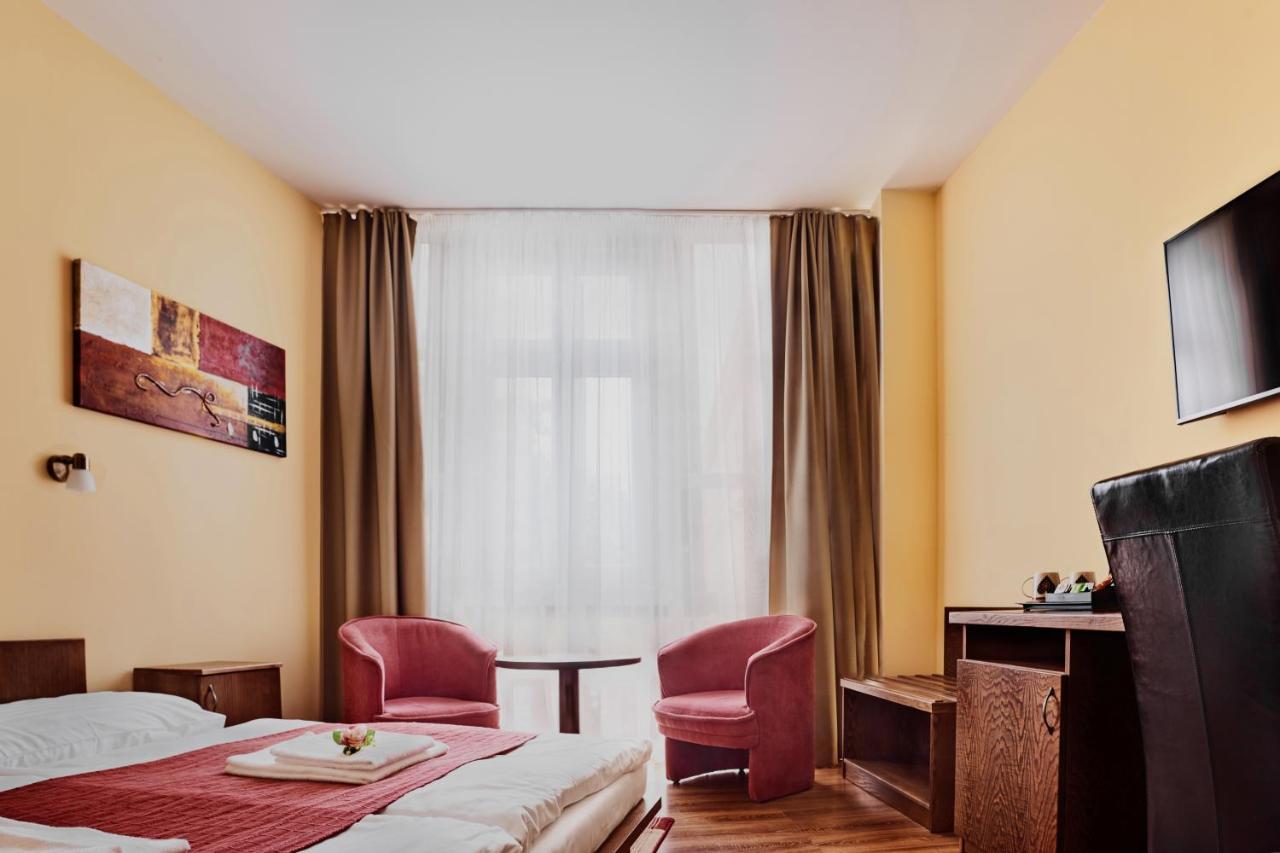 Hotel Banderium Komárno Exterior foto